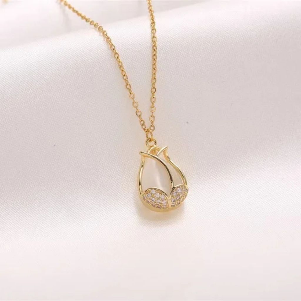 Dainty Tulip Necklace