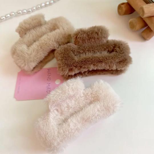 Fluffy luxurious hair claws (pack of 1)