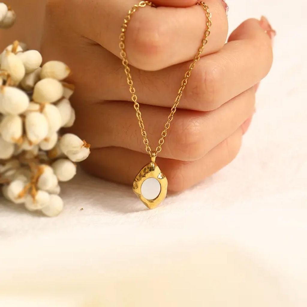 Ivory Slate Neckpiece