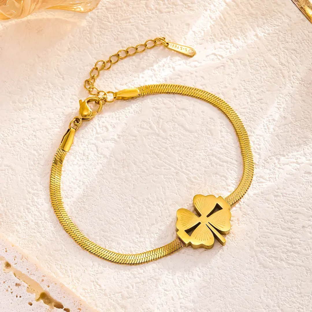 Serpentine Clover Bracelet