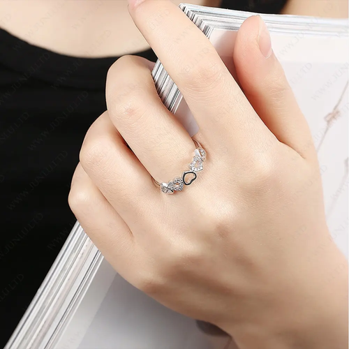 Bling Blogger Heart Ring