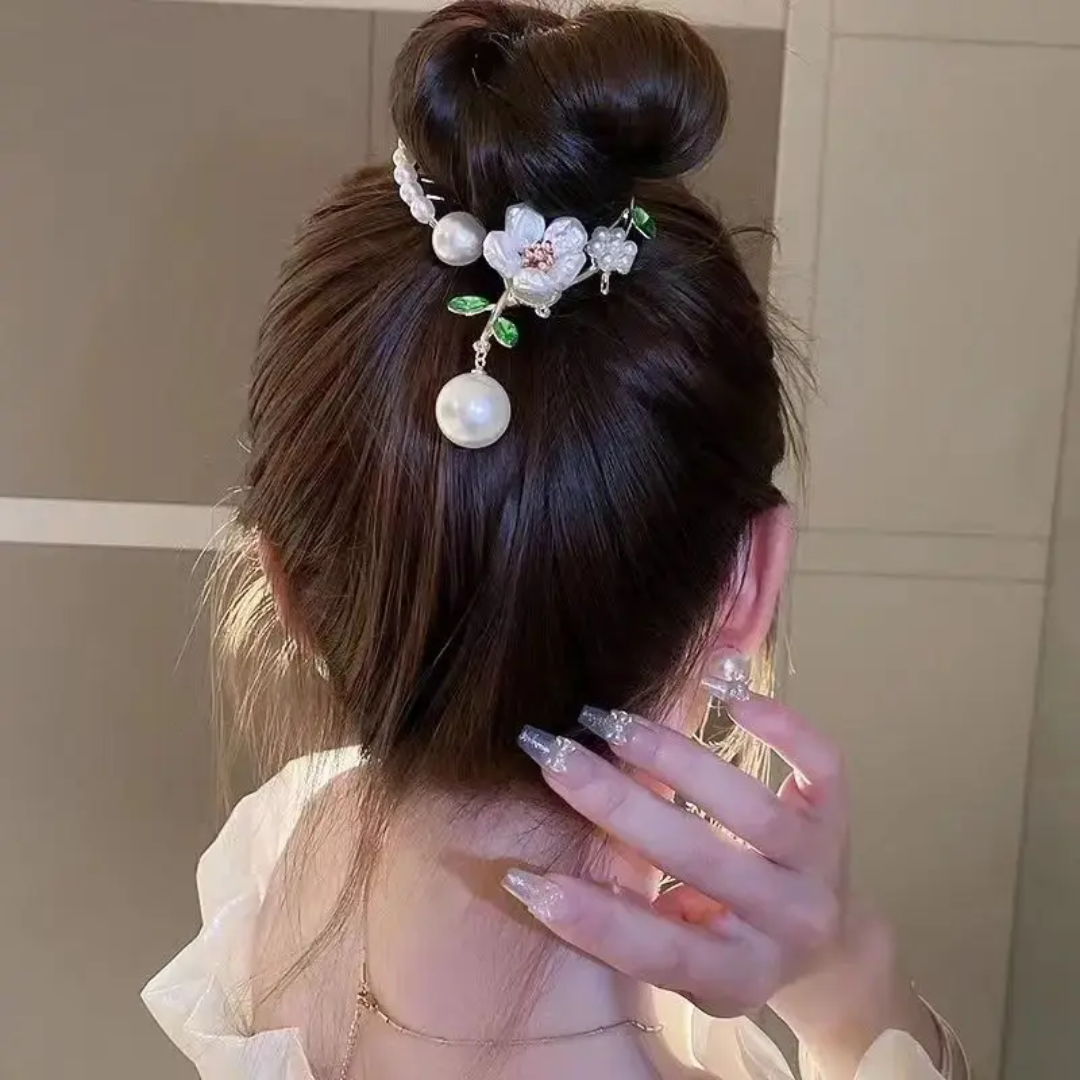 Lily Breeze Hair Claw Clip