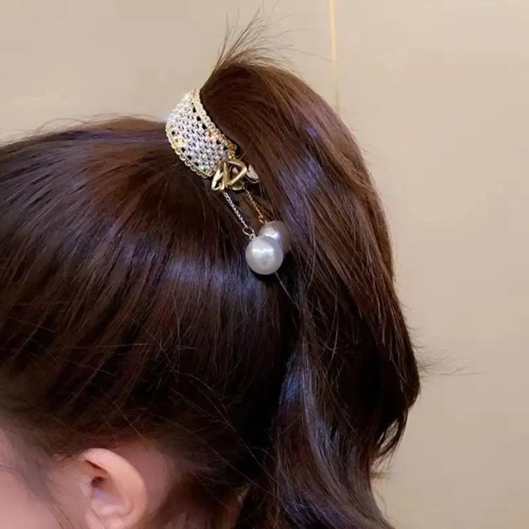 Glimmering Pearl Ponytail  Claw