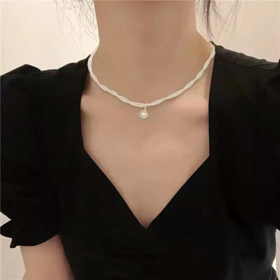Twine Pearl Clavicle Pearl Necklace