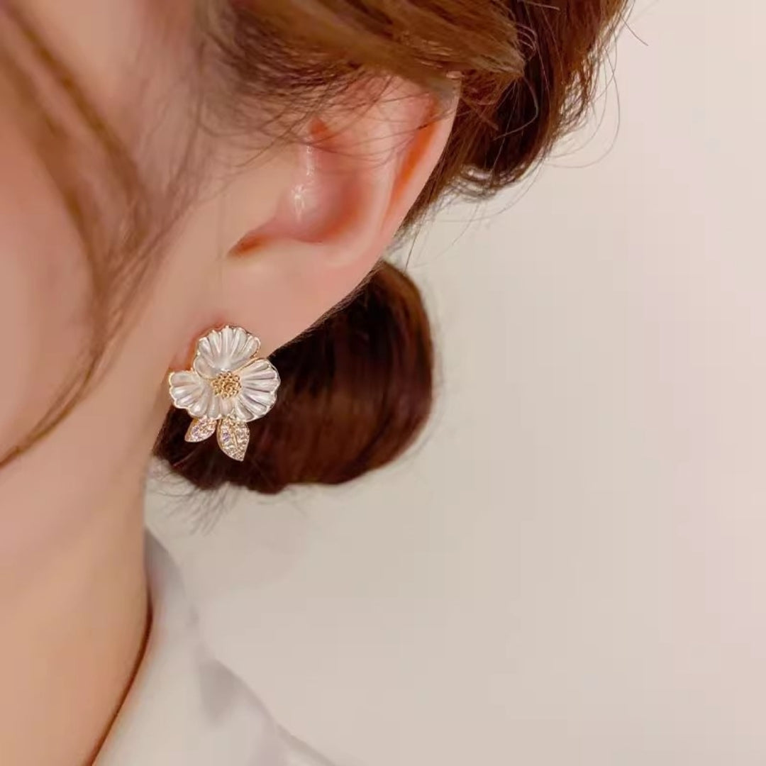 Flora Glimmer Studs Earrings