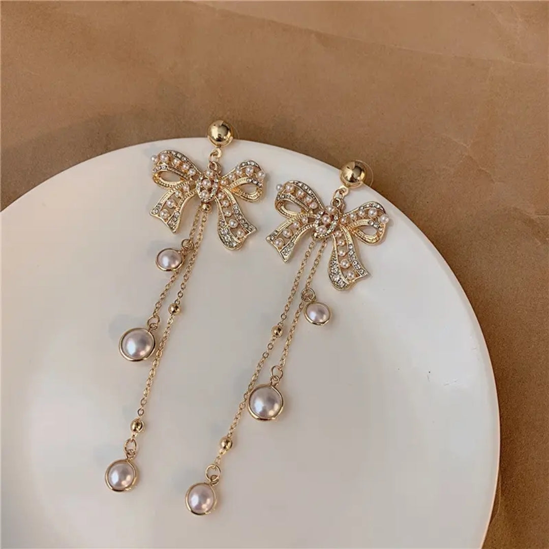 Graceful Pearl Bow Tassels