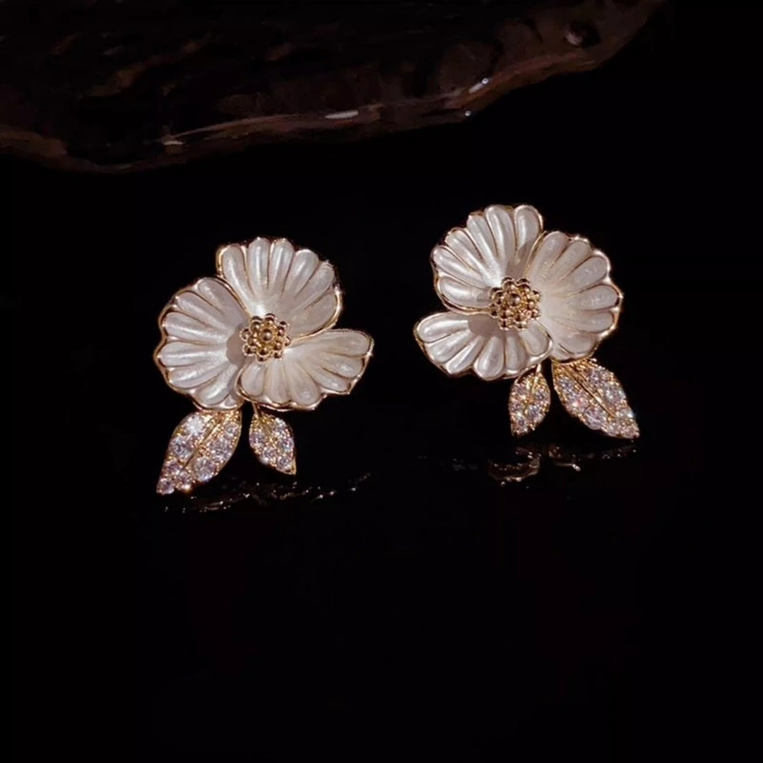 Flora Glimmer Studs Earrings