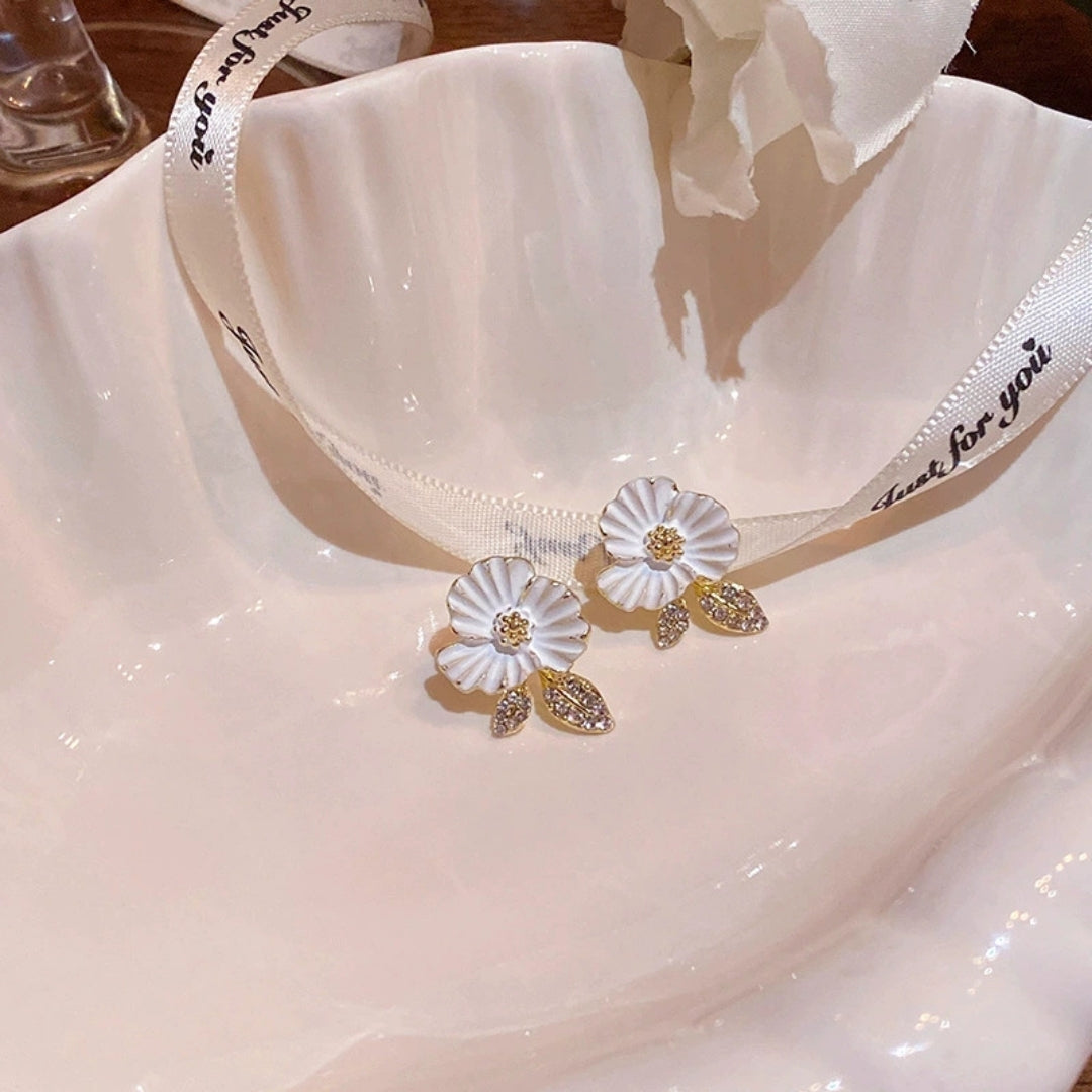 Flora Glimmer Studs Earrings