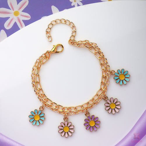 Daisy Chain Charm Bracelet