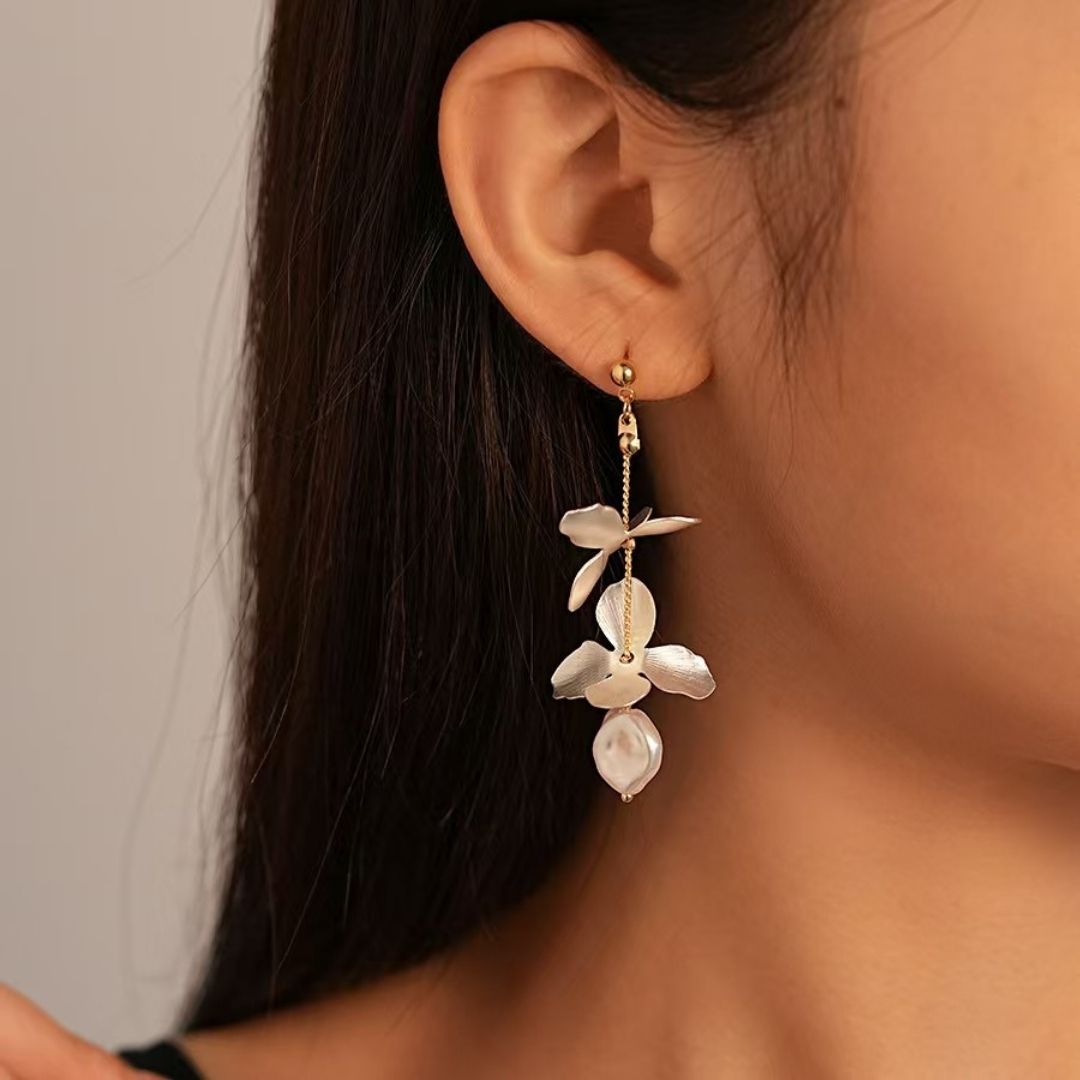 Elegant White Flower Earrings