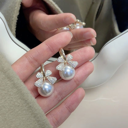 A Pearl of Bow Earring