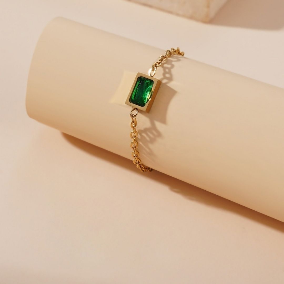 Emerald Chain Ring