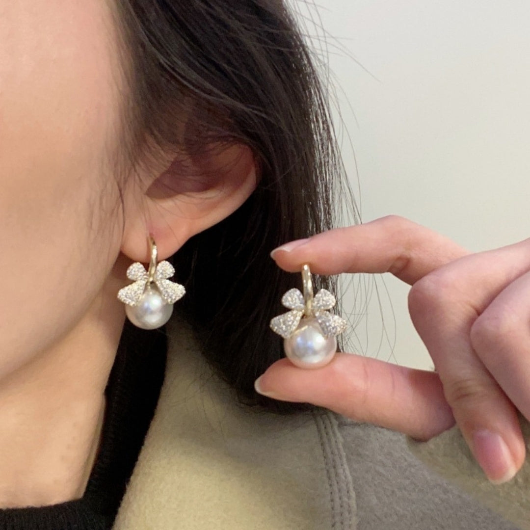 A Pearl of Bow Earring