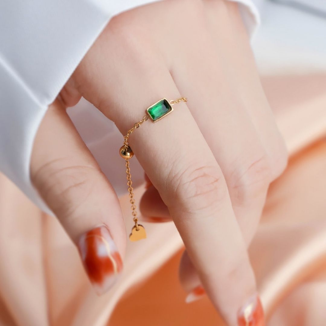 Emerald Chain Ring