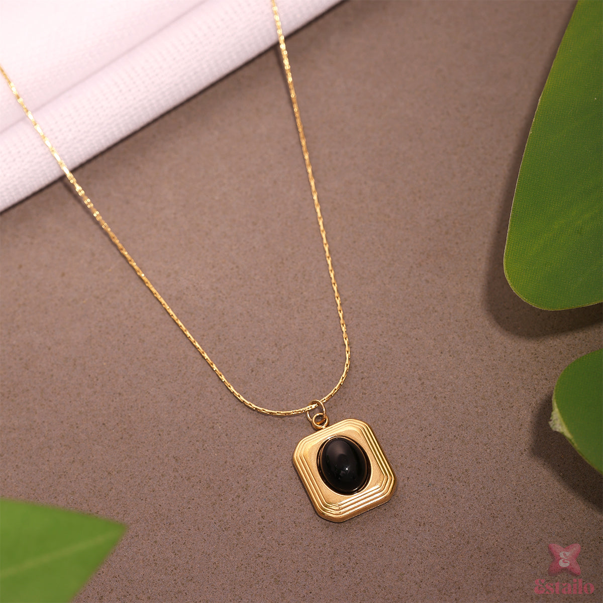Golden Halo Bliss Neckpiece