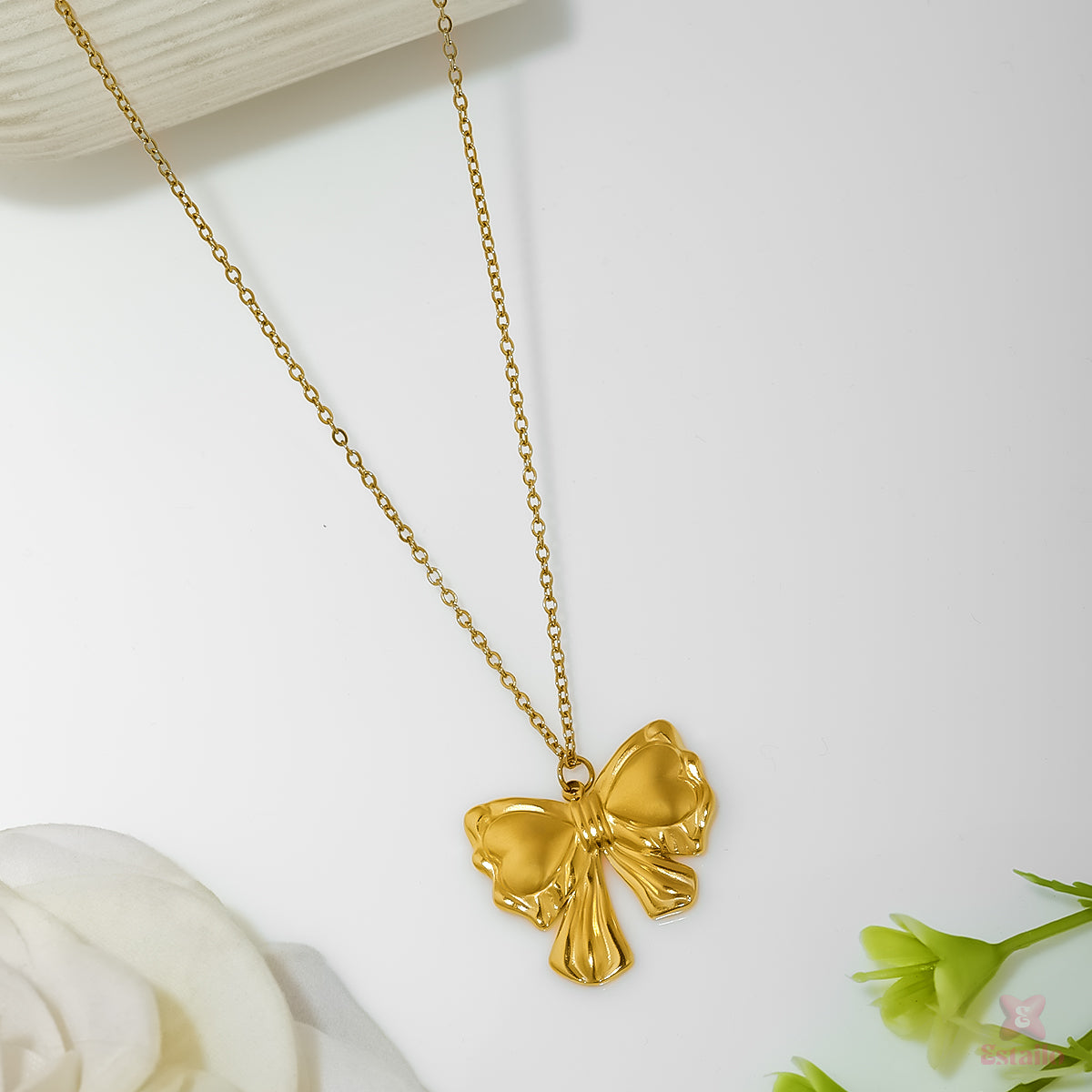 Luxe Gold Ribbon Necklace