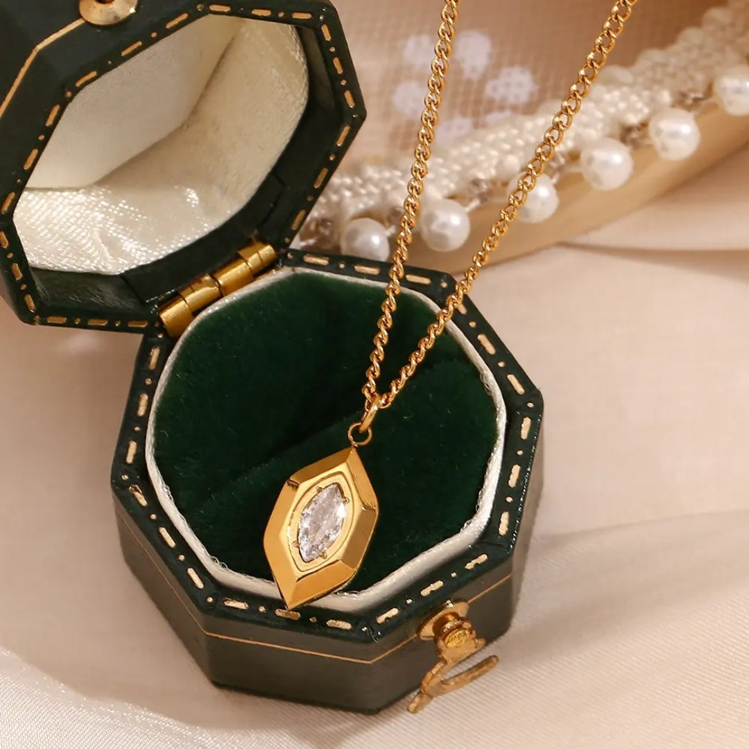 Crystal Gleam Necklace