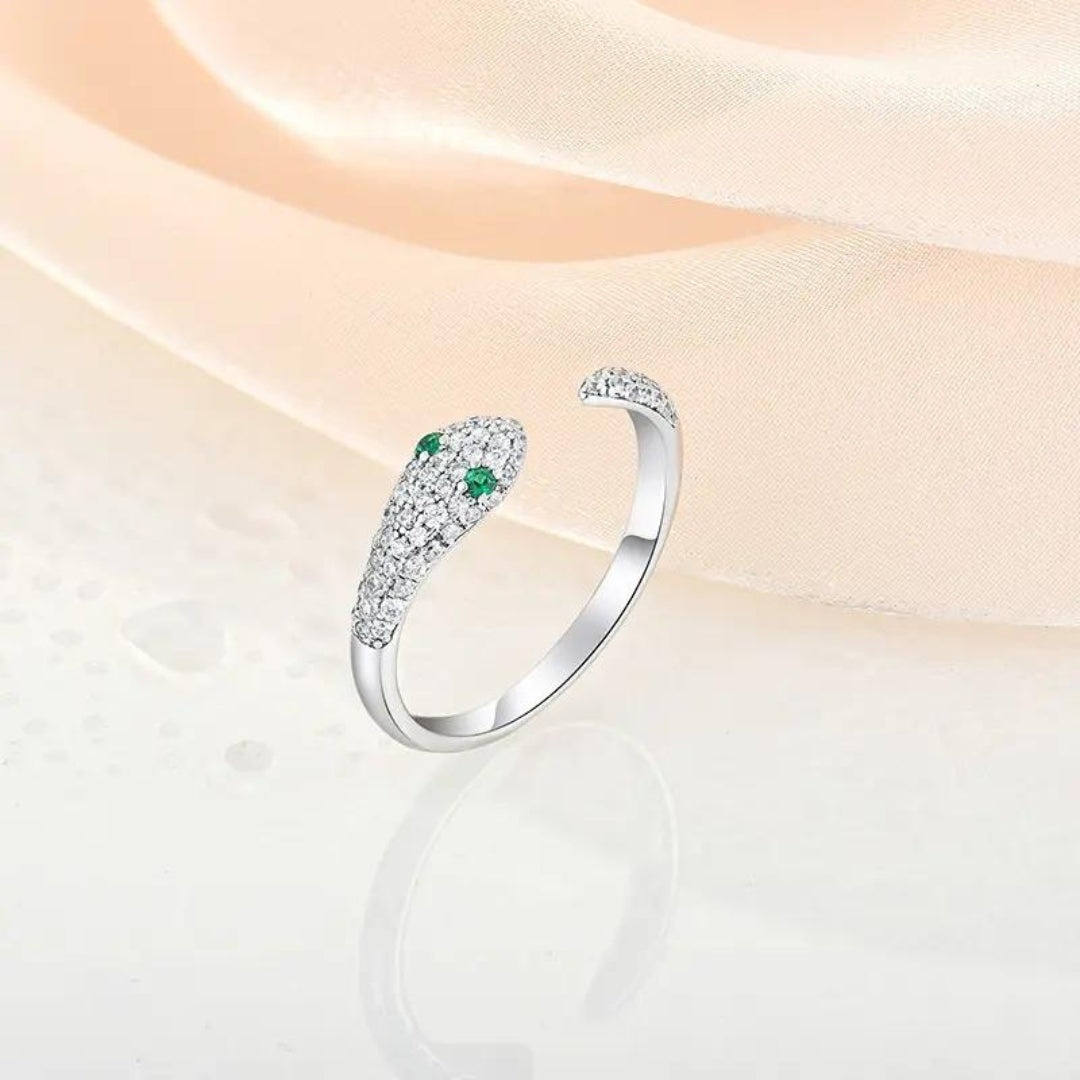 Dainty Chic Snake Ring