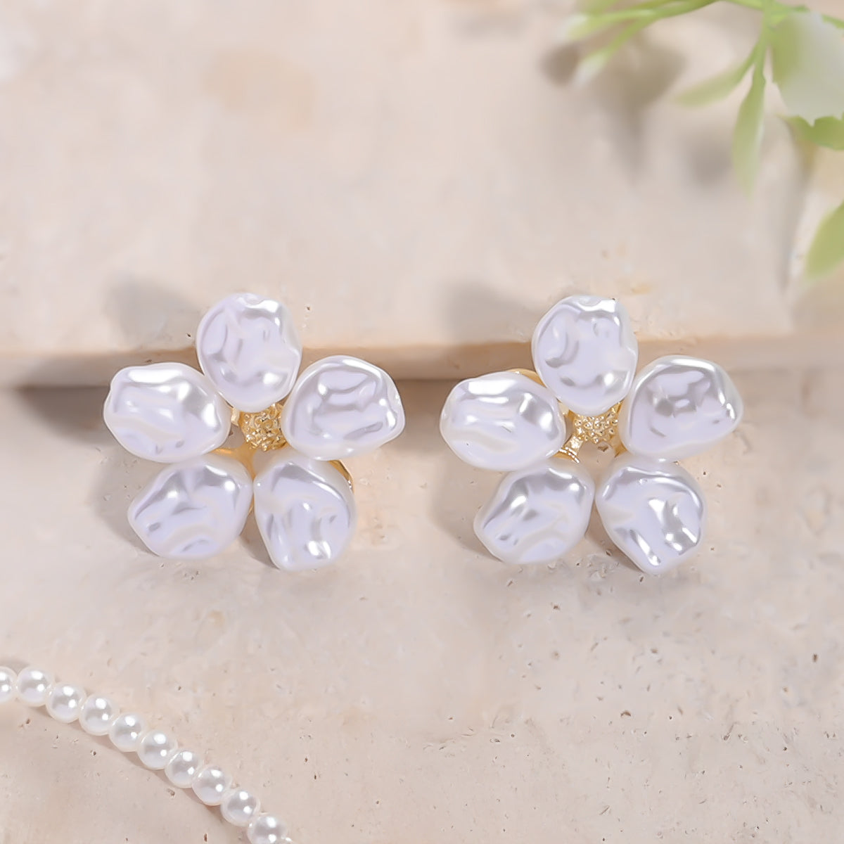 A Pearl Of Flower Earrings