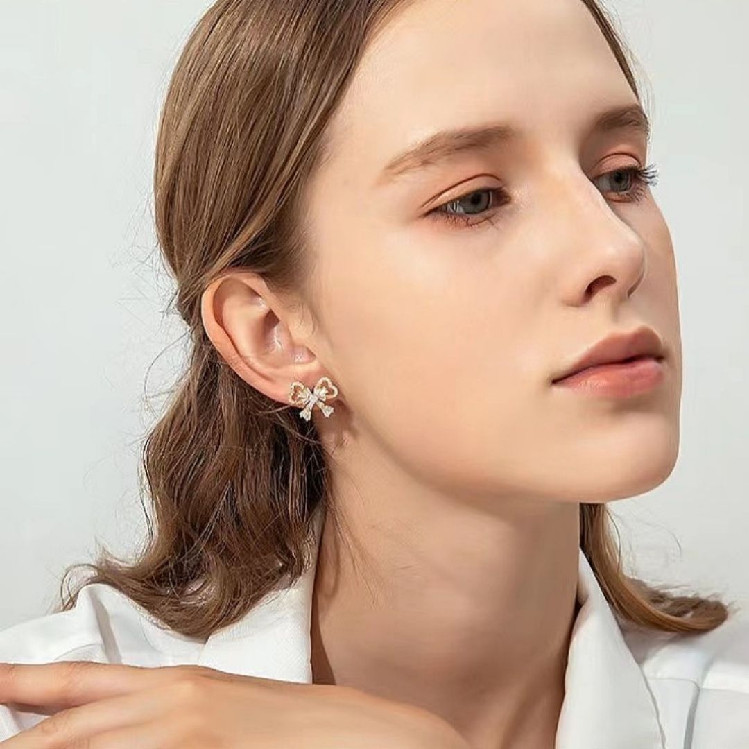 Pavé Ribbon Studs Earrings