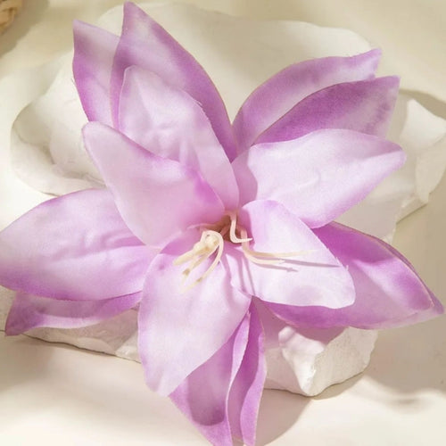 Lavender Lily Clip