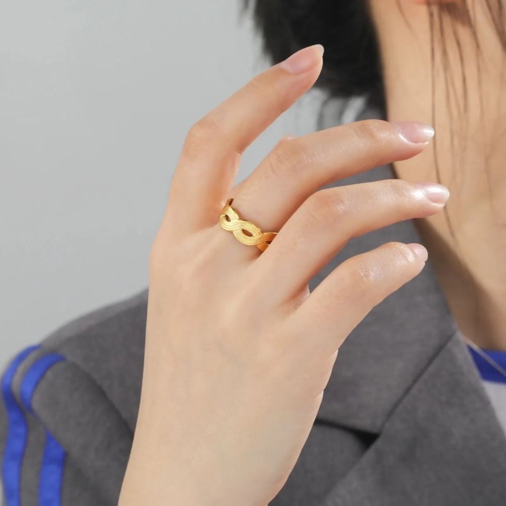 Aesthetic Infinity Gold Ring