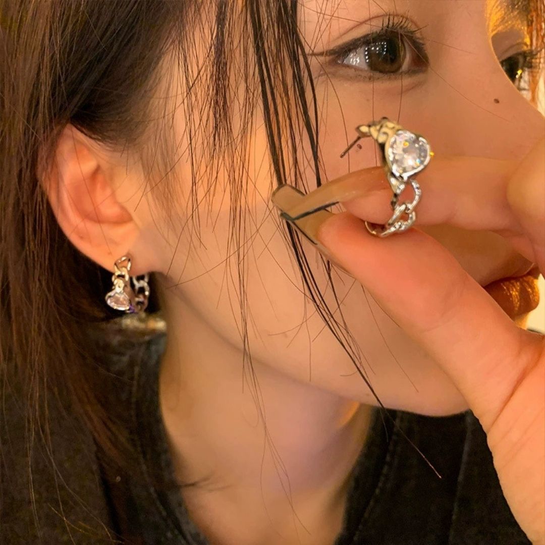 Gilded Chain-Hearts Earrings