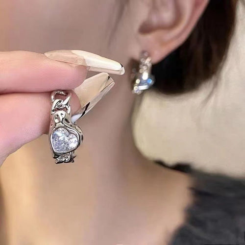 Gilded Chain-Hearts Earrings