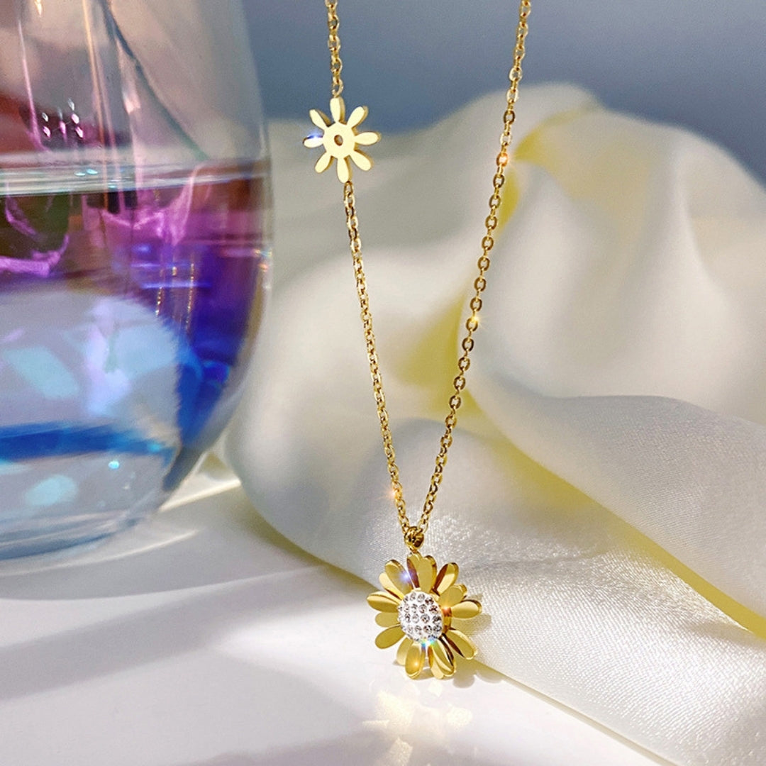 Lumina Daisy Necklace