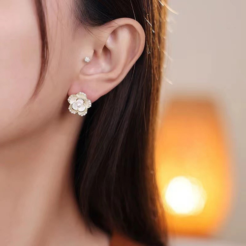 Chic Pearl Dangle Earrings