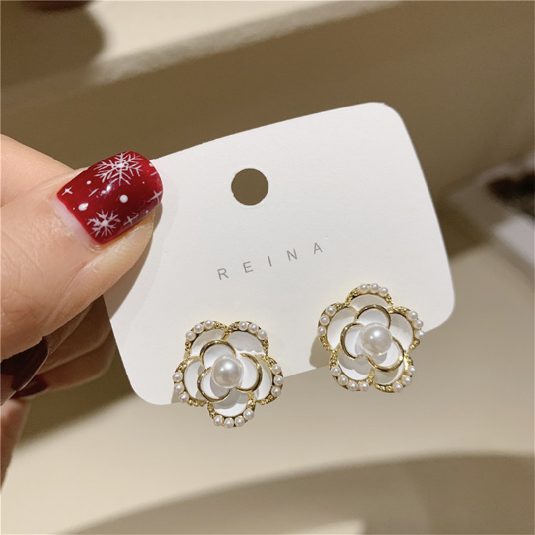 Chic Pearl Dangle Earrings