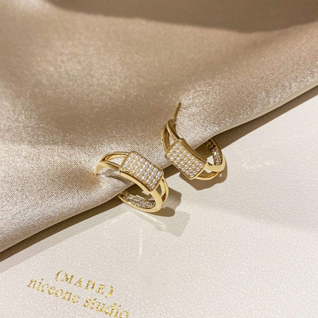 Dewdrop Golden Bands Earrings