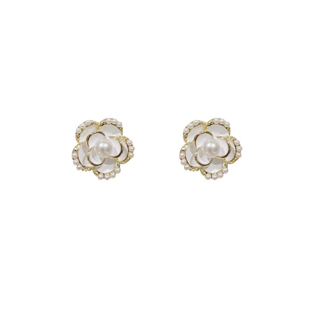 Chic Pearl Dangle Earrings