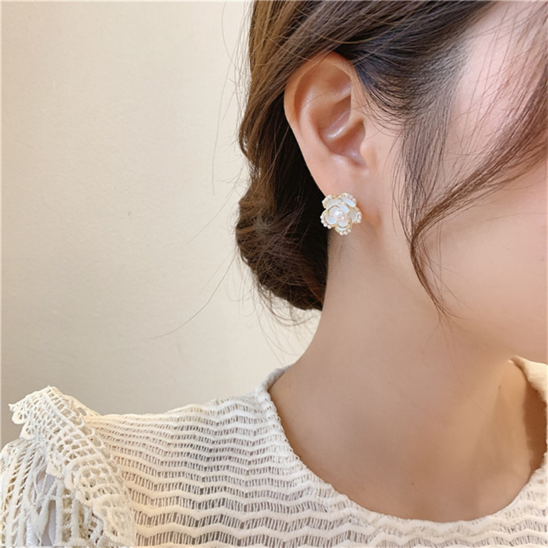 Chic Pearl Dangle Earrings