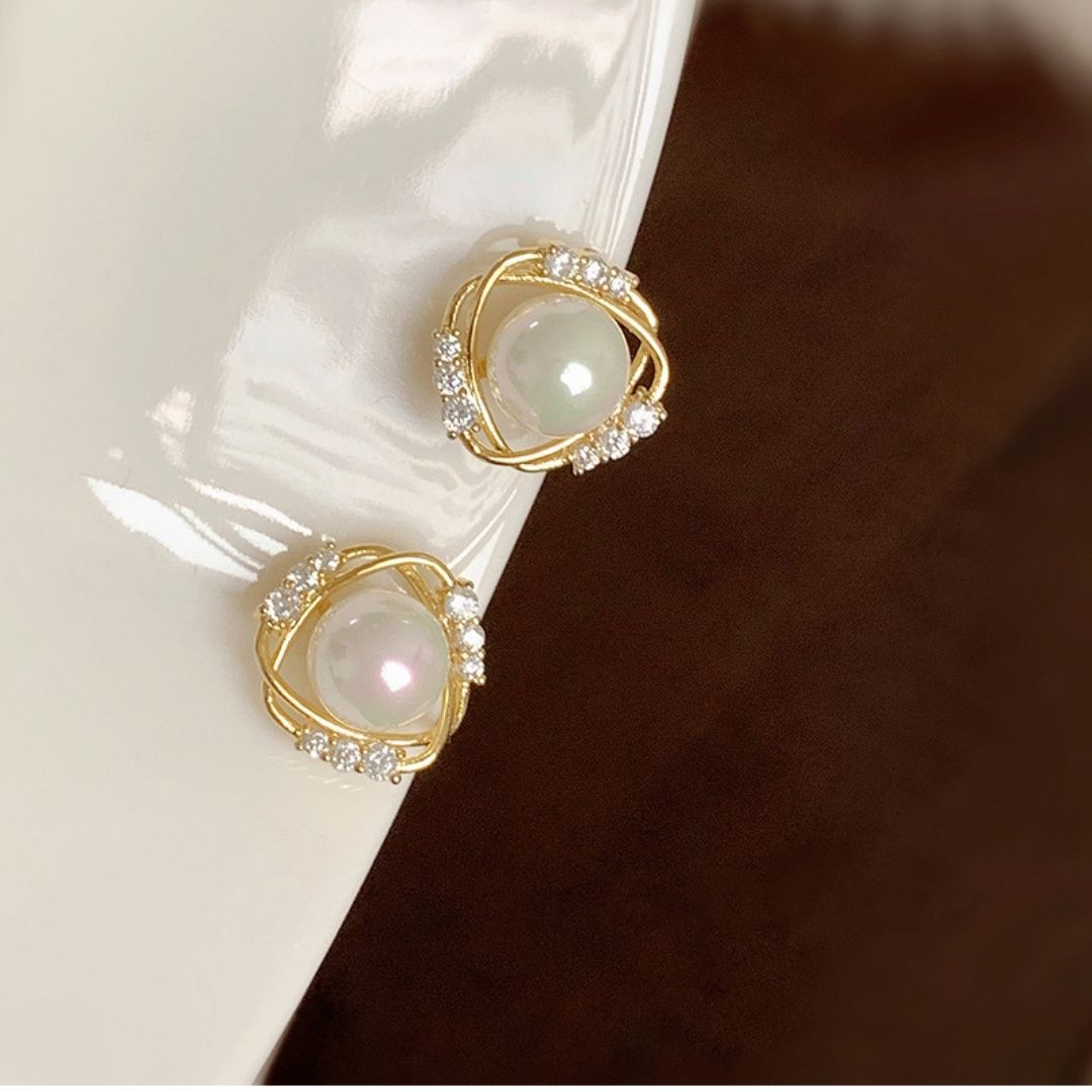 Empress Pearl Studs Earrings