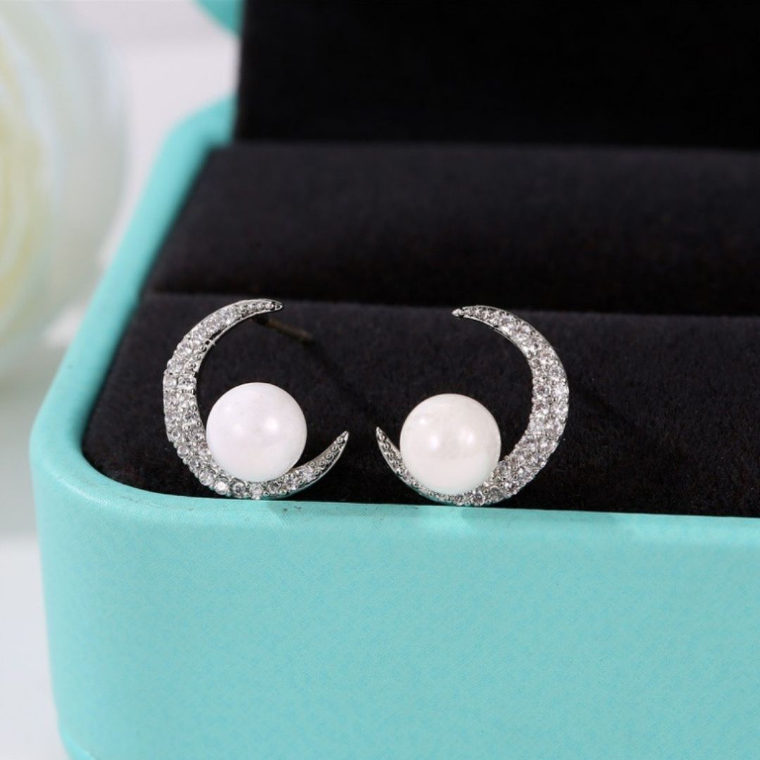 Night Sky Pearls Earrings