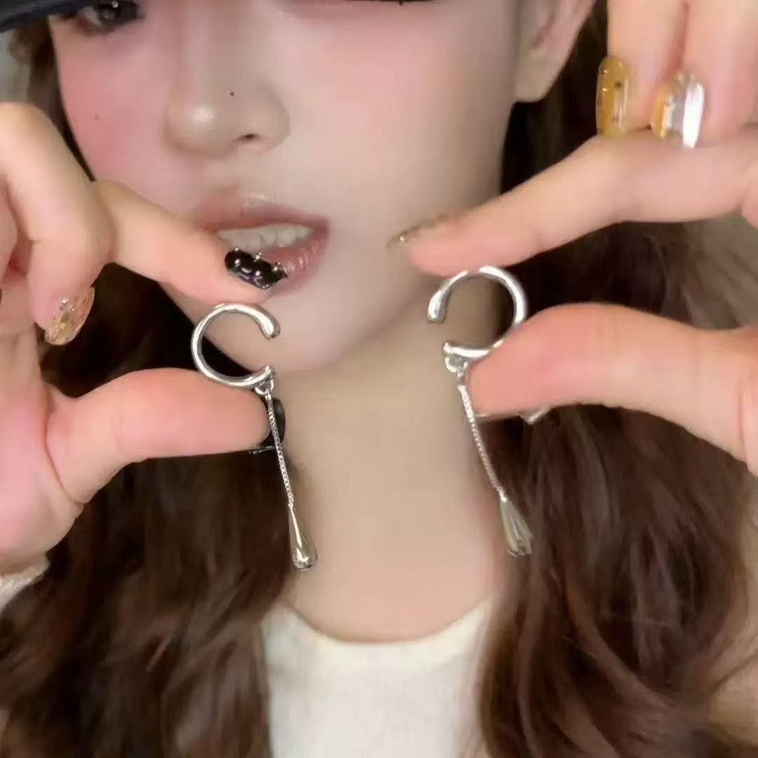 Gleaming Crescent Studs Earrings