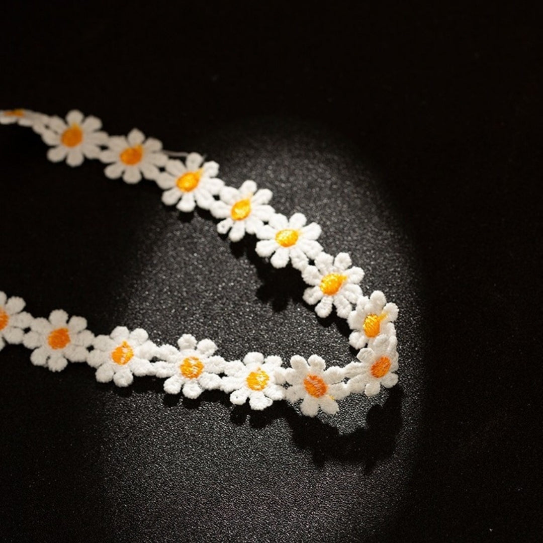 Daisy Chain Flower Necklace