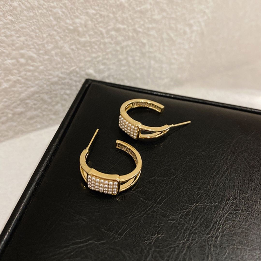 Dewdrop Golden Bands Earrings