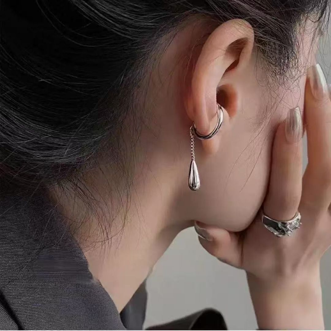 Gleaming Crescent Studs Earrings