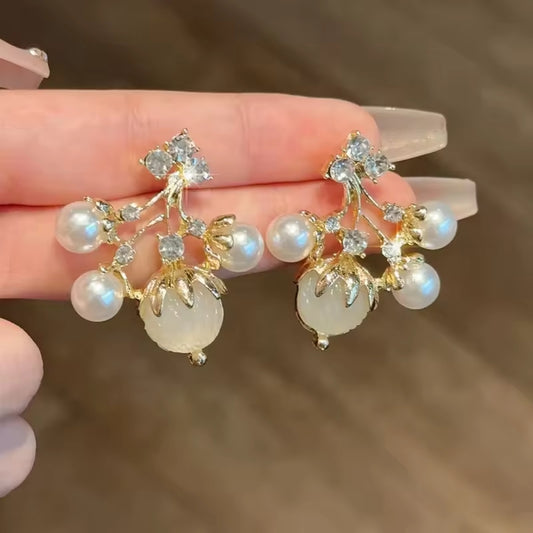 Bling Blogger pearl  Earring