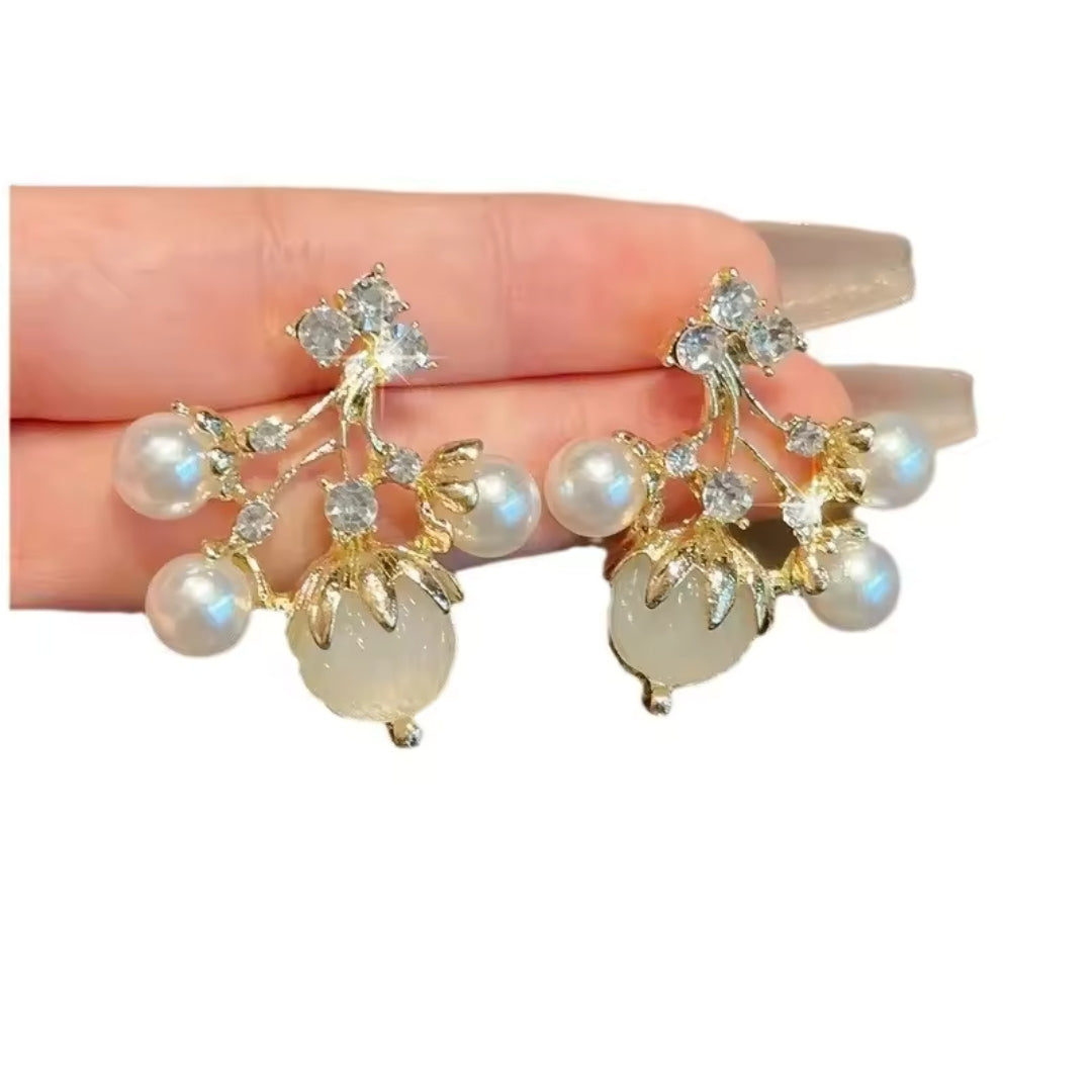 Bling Blogger pearl  Earring