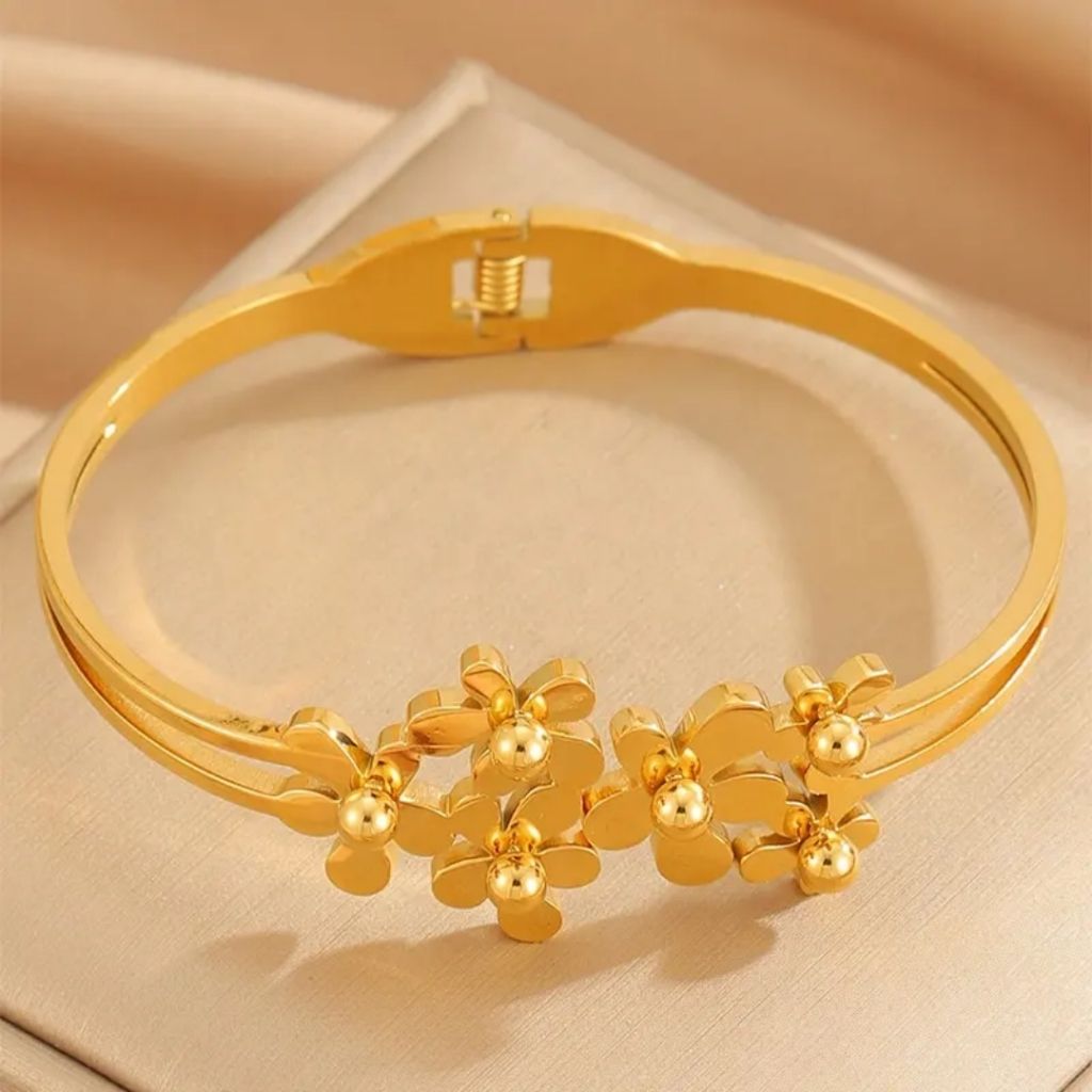 BelleCharm Bloom Bracelet