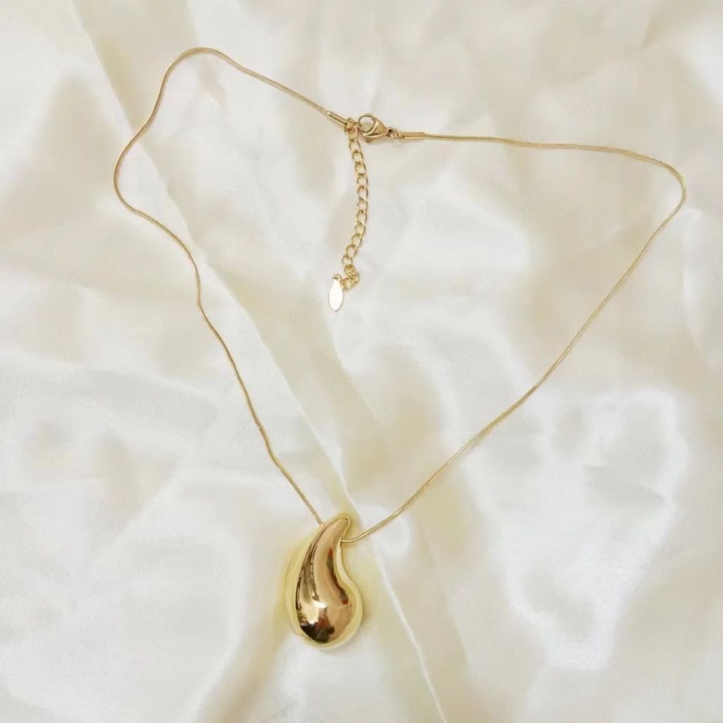 Drop Luxe Statement Neckpiece