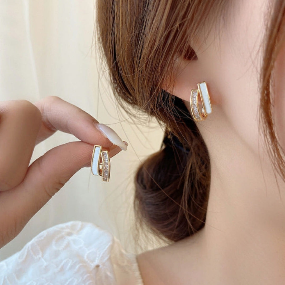 Minimalist Gleam Studs Earrings