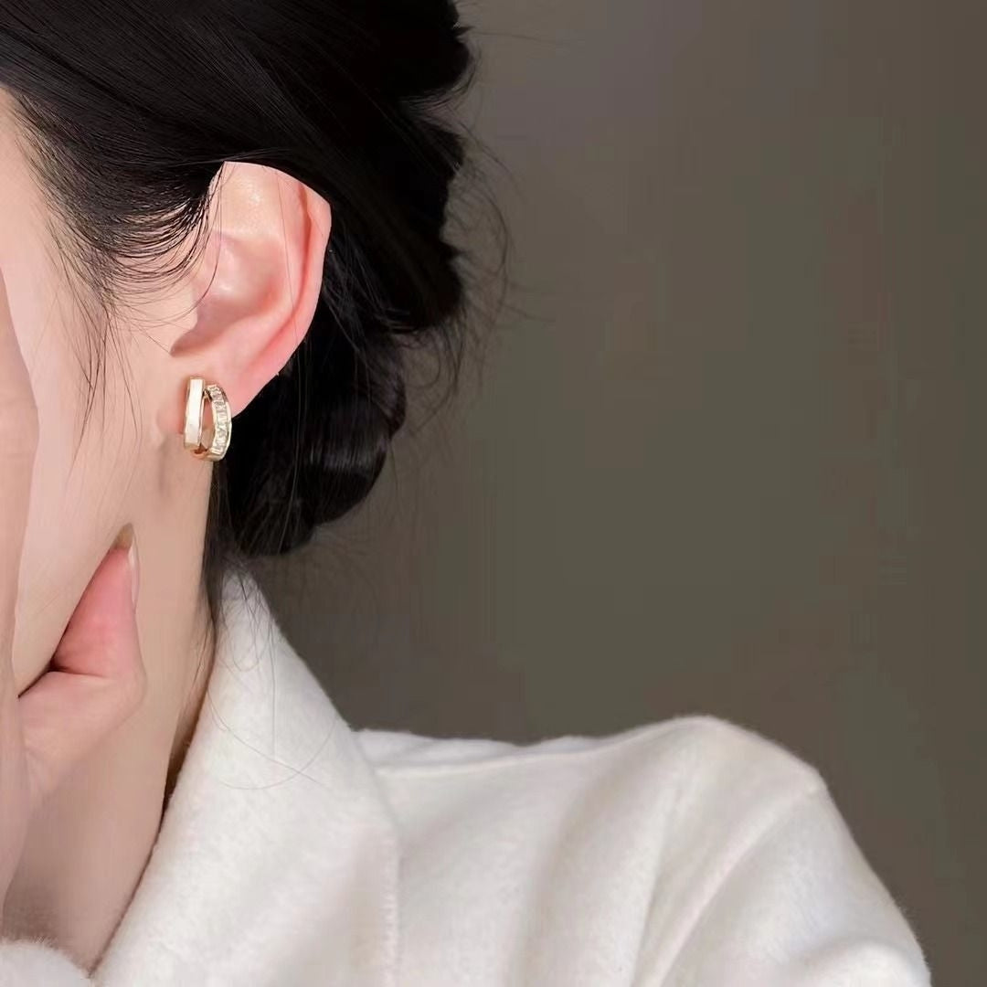 Minimalist Gleam Studs Earrings