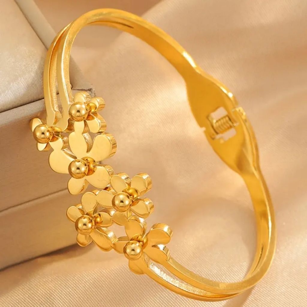 BelleCharm Bloom Bracelet