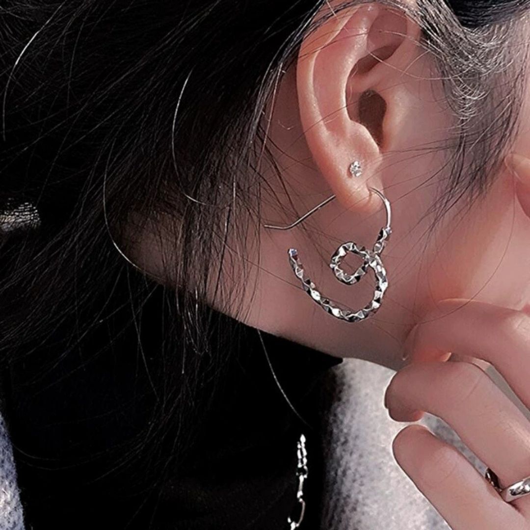 Linear Ripple Studs Earrings