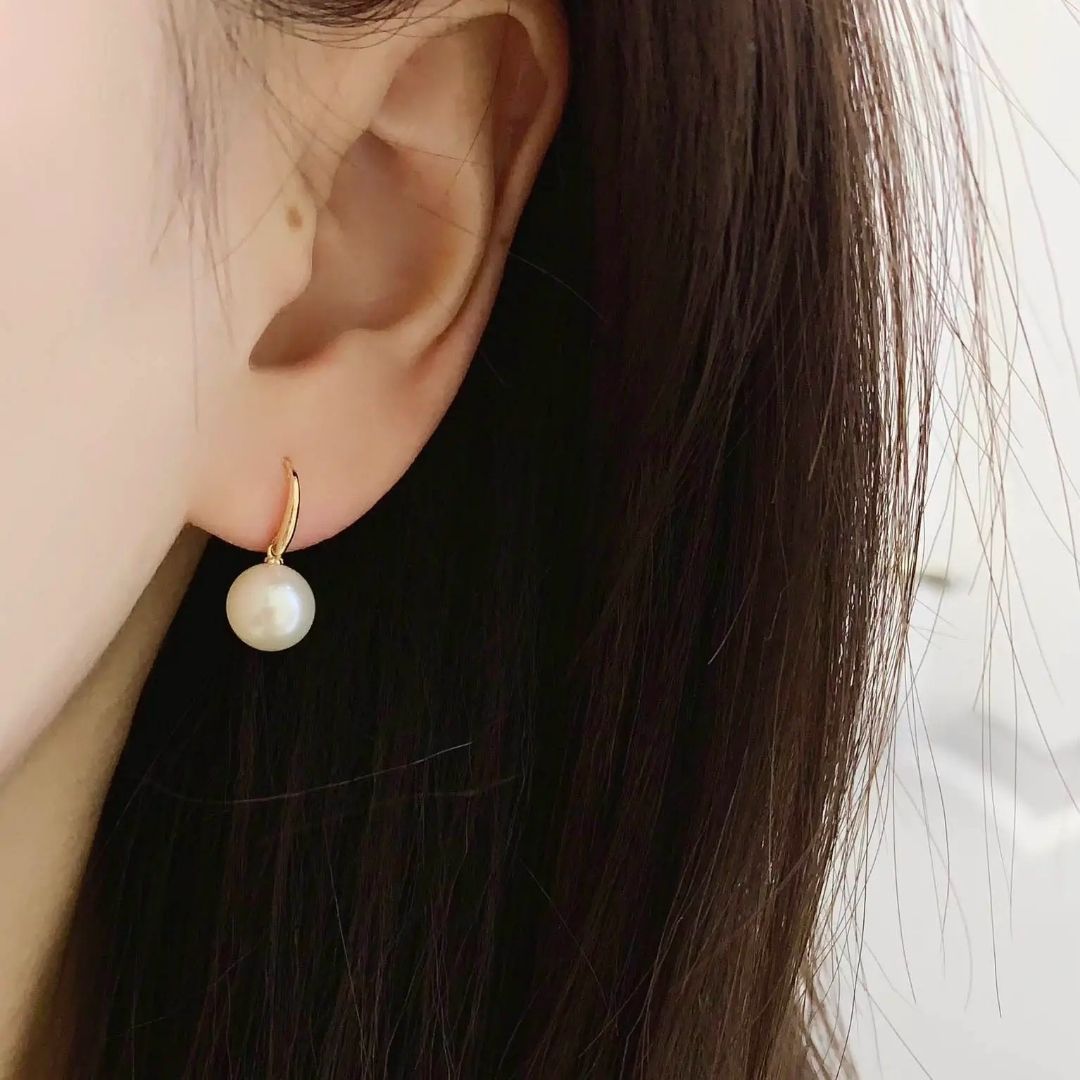 White Gleam Earring