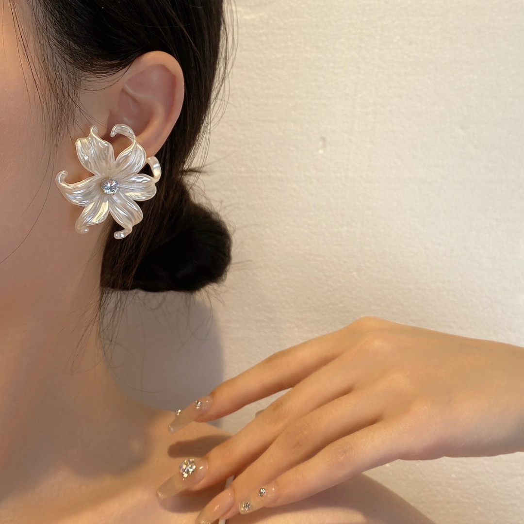 Zircon Bloom Studs Earring